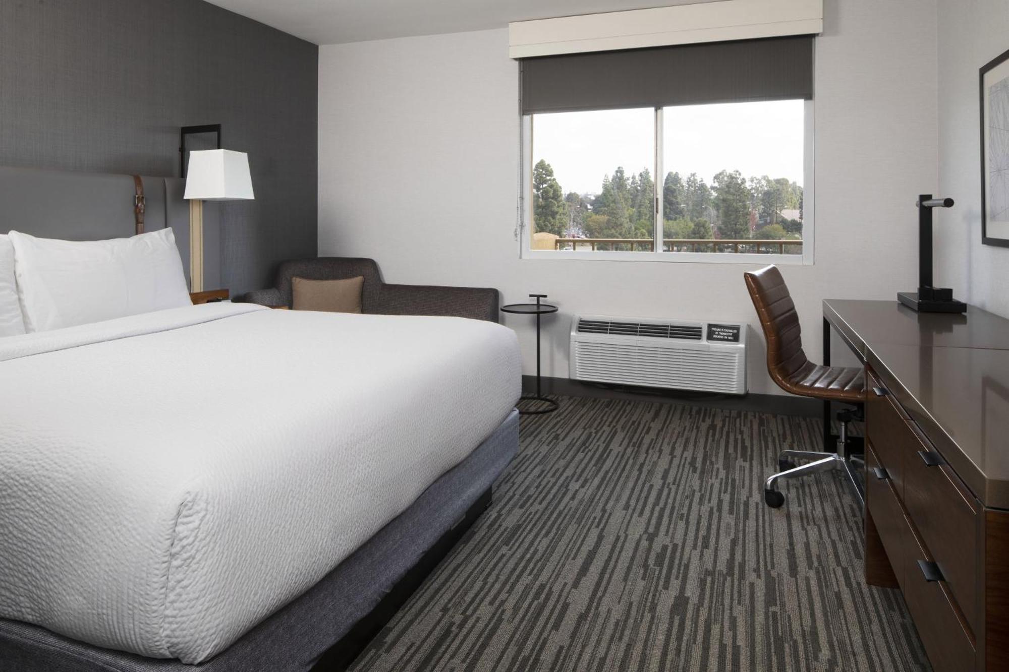 Four Points By Sheraton Los Angeles Westside Екстериор снимка